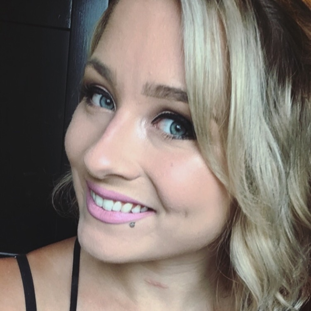 Meet your Posher, Dayana